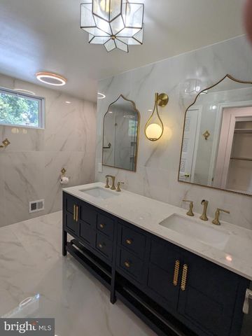 8263 TOLL HOUSE RD, Annandale, VA 22003