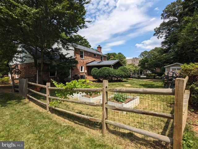 8263 TOLL HOUSE RD, Annandale, VA 22003