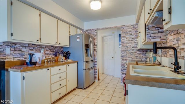 2243 Everest PKWY, Cape Coral, FL 33904