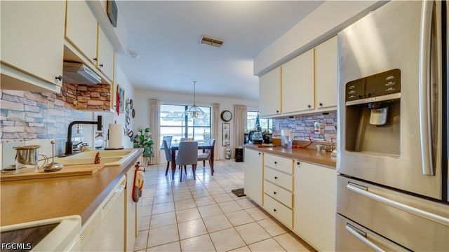 2243 Everest PKWY, Cape Coral, FL 33904