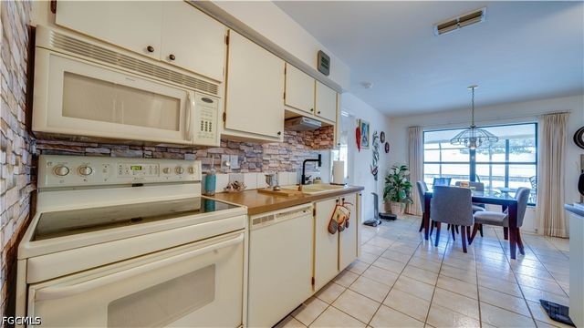 2243 Everest PKWY, Cape Coral, FL 33904