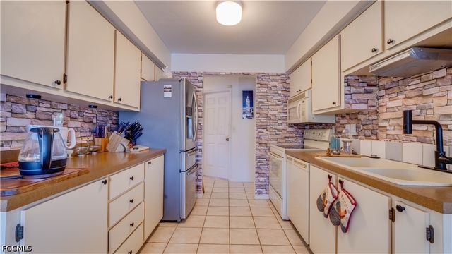 2243 Everest PKWY, Cape Coral, FL 33904