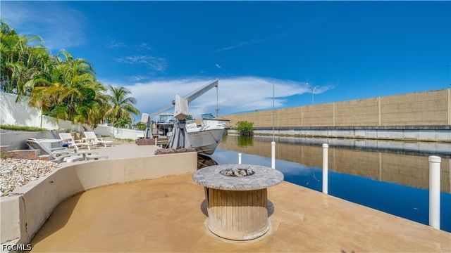 2243 Everest PKWY, Cape Coral, FL 33904