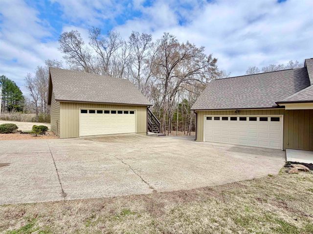 955 COUNTRY CLUB RD, Somerville, TN 38068