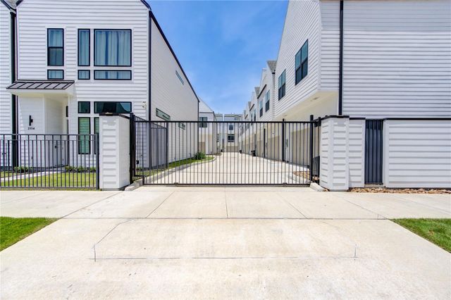 2418 Gray Street, Houston, TX 77003
