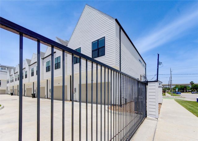 2418 Gray Street, Houston, TX 77003