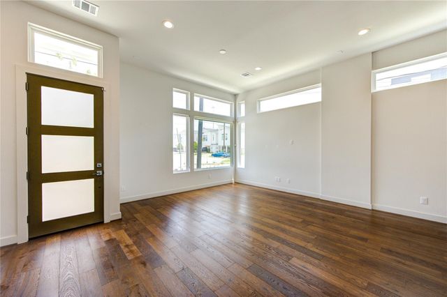 2418 Gray Street, Houston, TX 77003