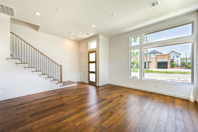 2418 Gray Street, Houston, TX 77003