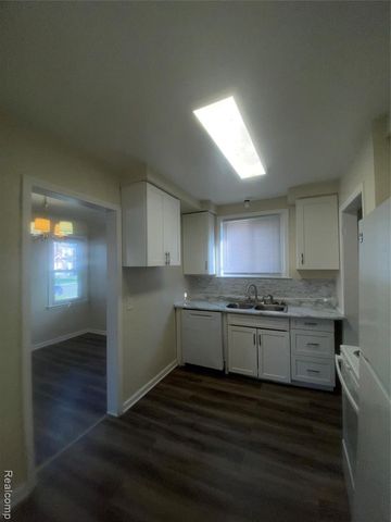 16207 Biltmore Street, Detroit, MI 48235