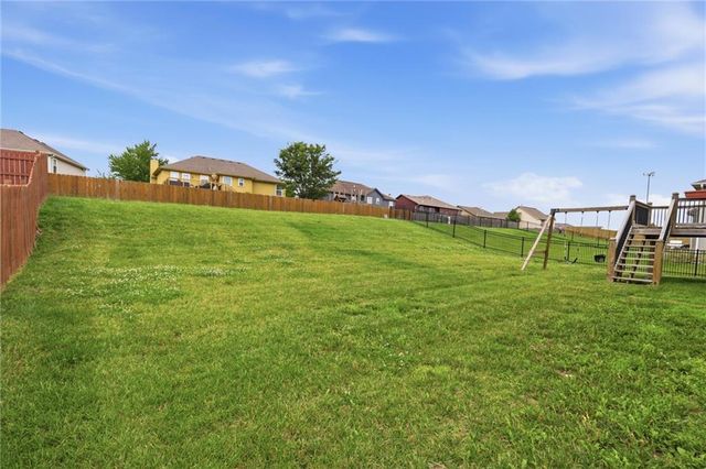 802 Wright Street, Pleasant Hill, MO 64080