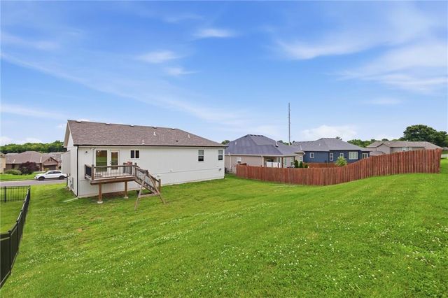 802 Wright Street, Pleasant Hill, MO 64080