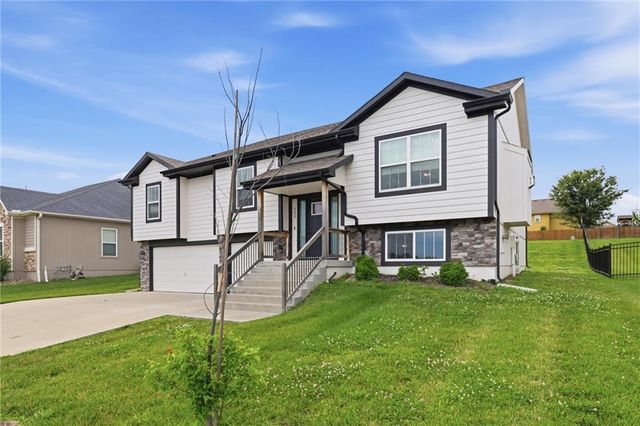 802 Wright Street, Pleasant Hill, MO 64080