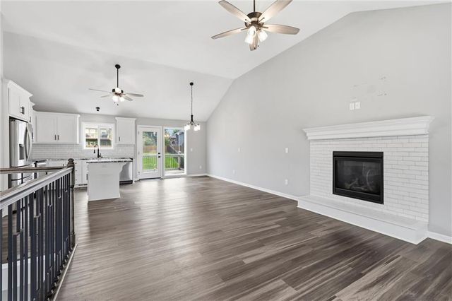 802 Wright Street, Pleasant Hill, MO 64080