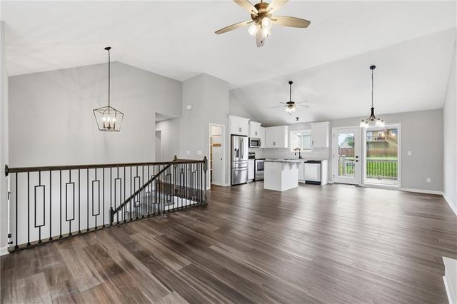 802 Wright Street, Pleasant Hill, MO 64080