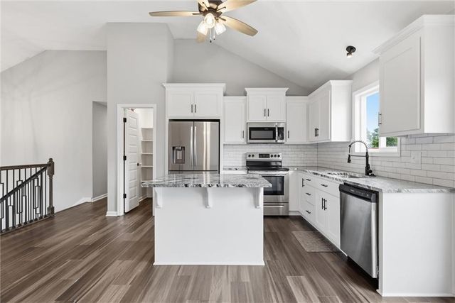 802 Wright Street, Pleasant Hill, MO 64080
