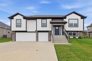 802 Wright Street, Pleasant Hill, MO 64080