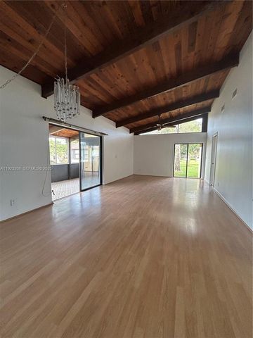 534 Briarwood Cir 1-48, Hollywood, FL 33024