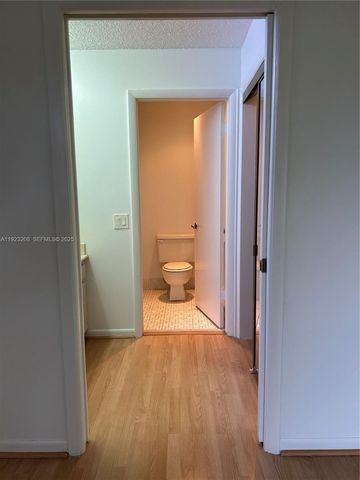 534 Briarwood Cir 1-48, Hollywood, FL 33024