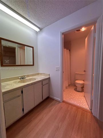 534 Briarwood Cir 1-48, Hollywood, FL 33024