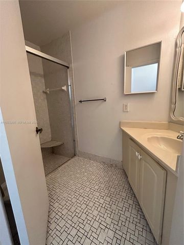 534 Briarwood Cir 1-48, Hollywood, FL 33024