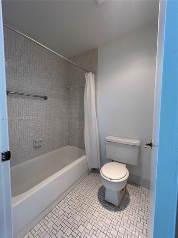 534 Briarwood Cir 1-48, Hollywood, FL 33024