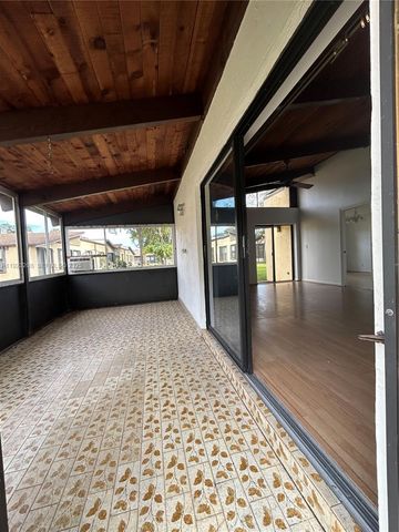 534 Briarwood Cir 1-48, Hollywood, FL 33024