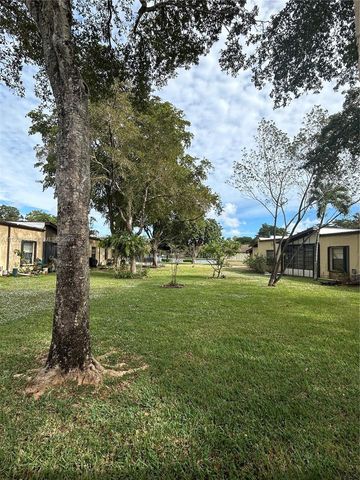 534 Briarwood Cir 1-48, Hollywood, FL 33024