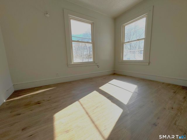 14 Delmont Street, Manchester, CT 06042