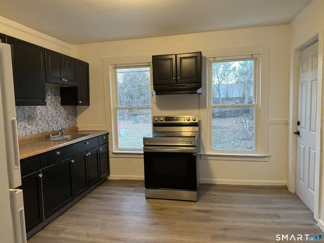 14 Delmont Street, Manchester, CT 06042