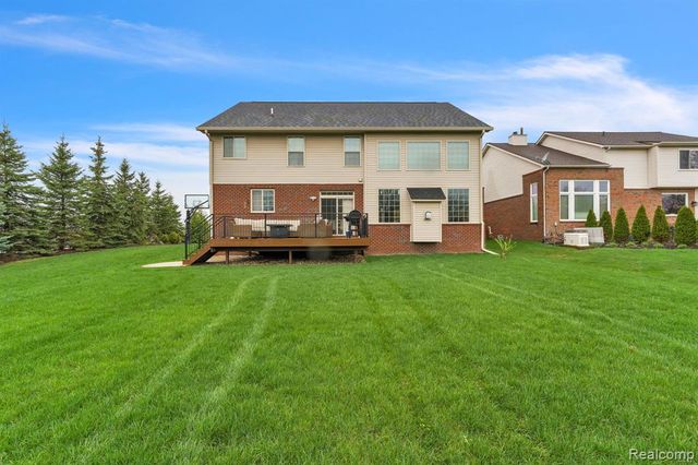 1002 Carriage Trace Boulevard, South Lyon, MI 48178