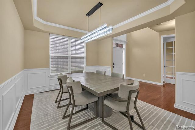 1002 Carriage Trace Boulevard, South Lyon, MI 48178