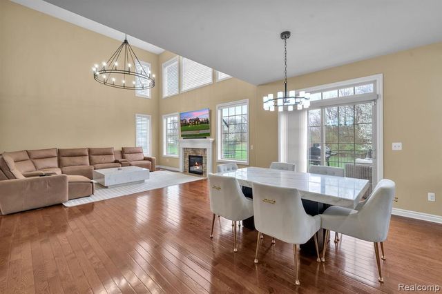1002 Carriage Trace Boulevard, South Lyon, MI 48178