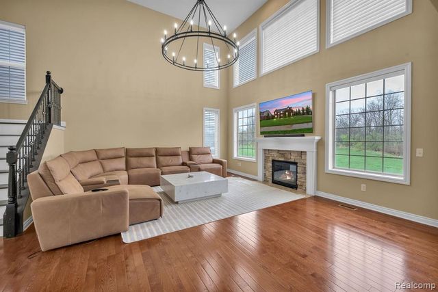 1002 Carriage Trace Boulevard, South Lyon, MI 48178