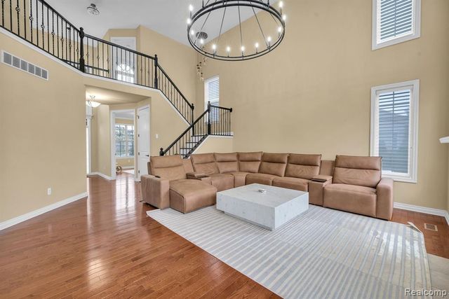 1002 Carriage Trace Boulevard, South Lyon, MI 48178