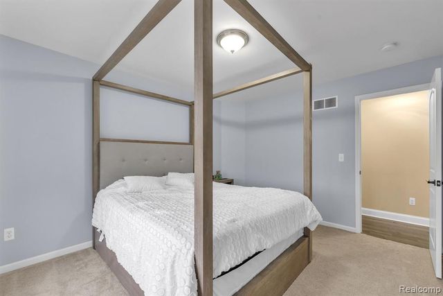 1002 Carriage Trace Boulevard, South Lyon, MI 48178