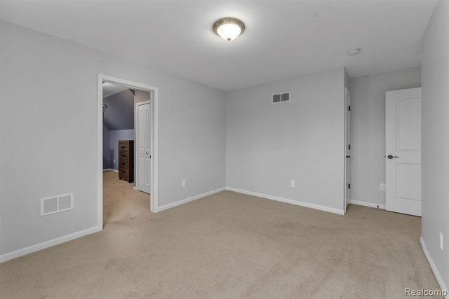 1002 Carriage Trace Boulevard, South Lyon, MI 48178
