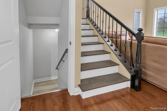 1002 Carriage Trace Boulevard, South Lyon, MI 48178