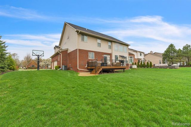 1002 Carriage Trace Boulevard, South Lyon, MI 48178