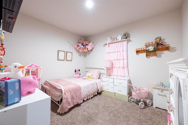 870 Gold Finch Way, Moss Bluff, LA 70611
