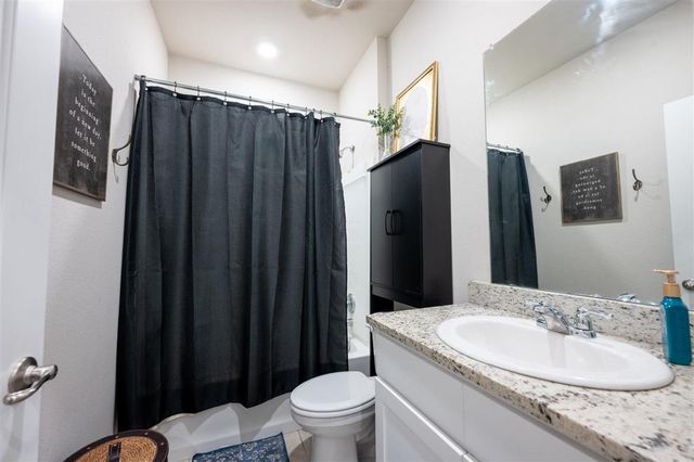 870 Gold Finch Way, Moss Bluff, LA 70611