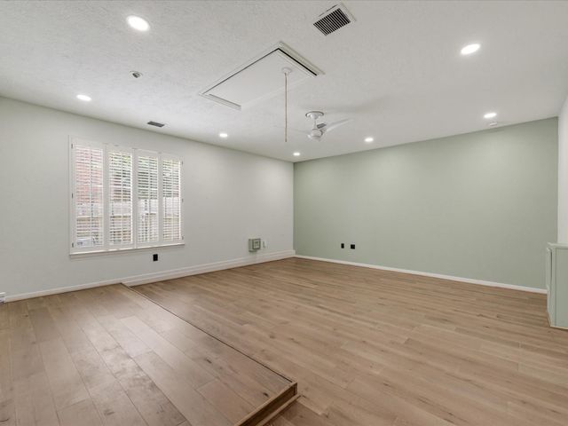 15502 Contender Lane, Friendswood, TX 77546