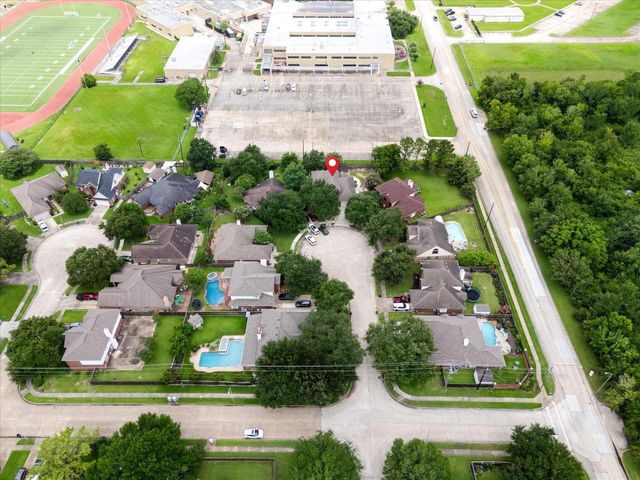 15502 Contender Lane, Friendswood, TX 77546