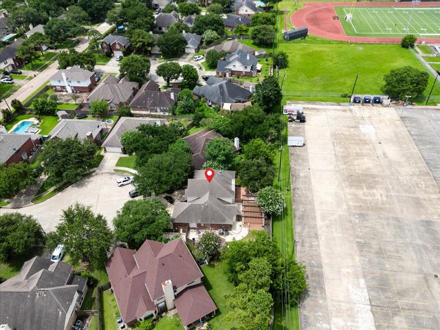 15502 Contender Lane, Friendswood, TX 77546