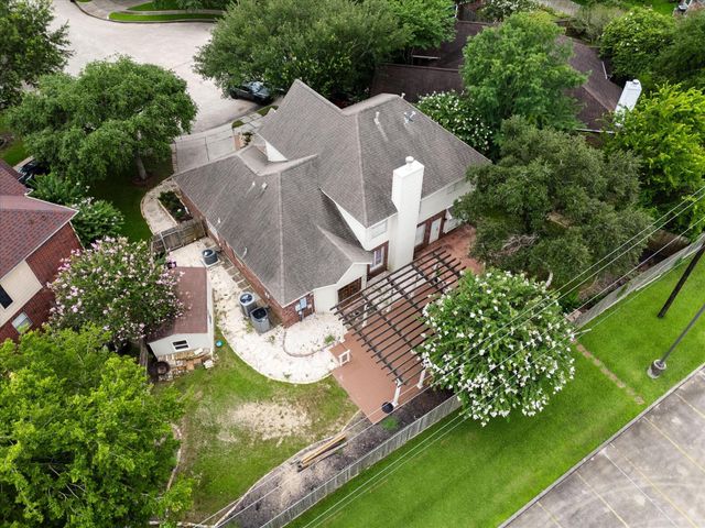 15502 Contender Lane, Friendswood, TX 77546