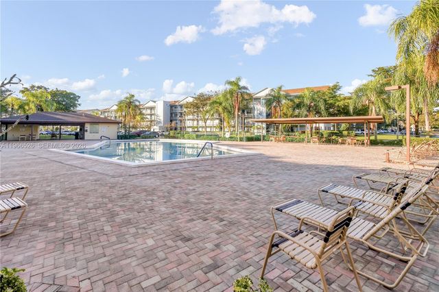 650 SW 124th Terrace 214P, Pembroke Pines, FL 33027