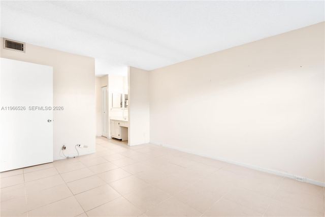 650 SW 124th Terrace 214P, Pembroke Pines, FL 33027