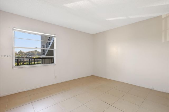 650 SW 124th Terrace 214P, Pembroke Pines, FL 33027