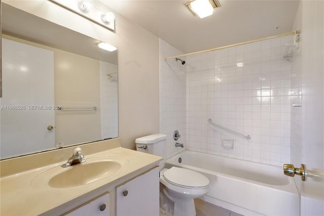 650 SW 124th Terrace 214P, Pembroke Pines, FL 33027