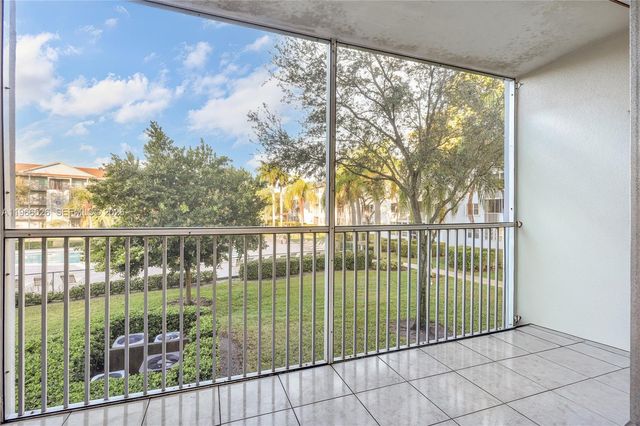 650 SW 124th Terrace 214P, Pembroke Pines, FL 33027