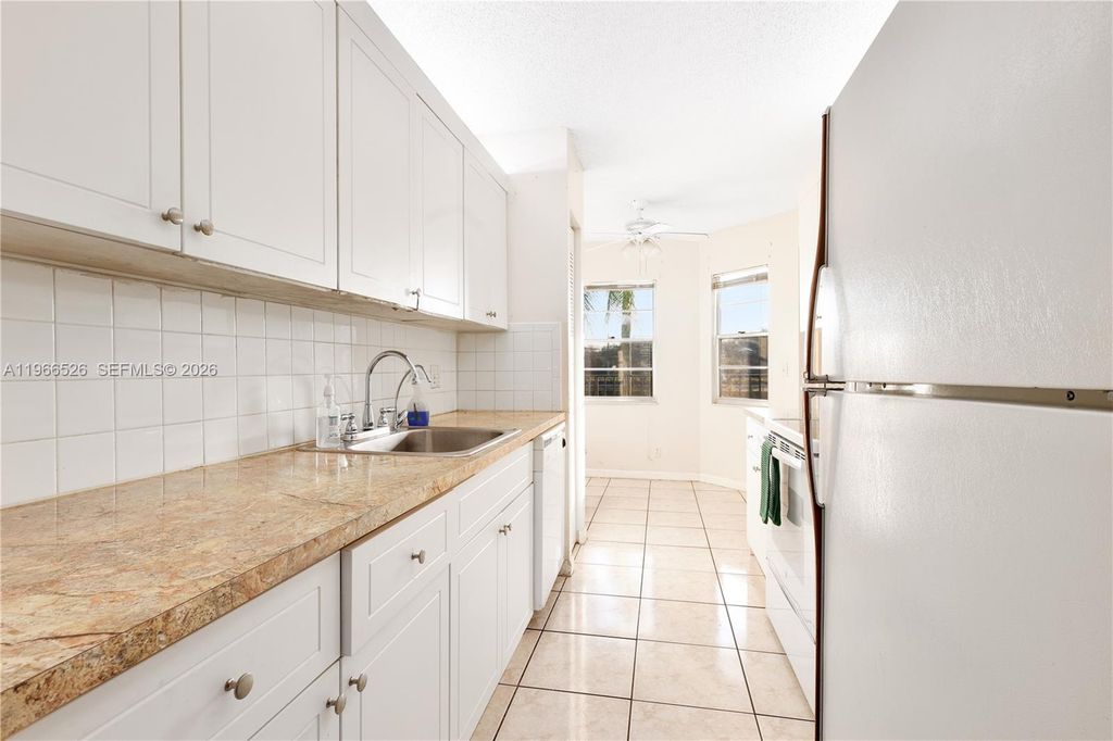 650 SW 124th Terrace 214P, Pembroke Pines, FL 33027